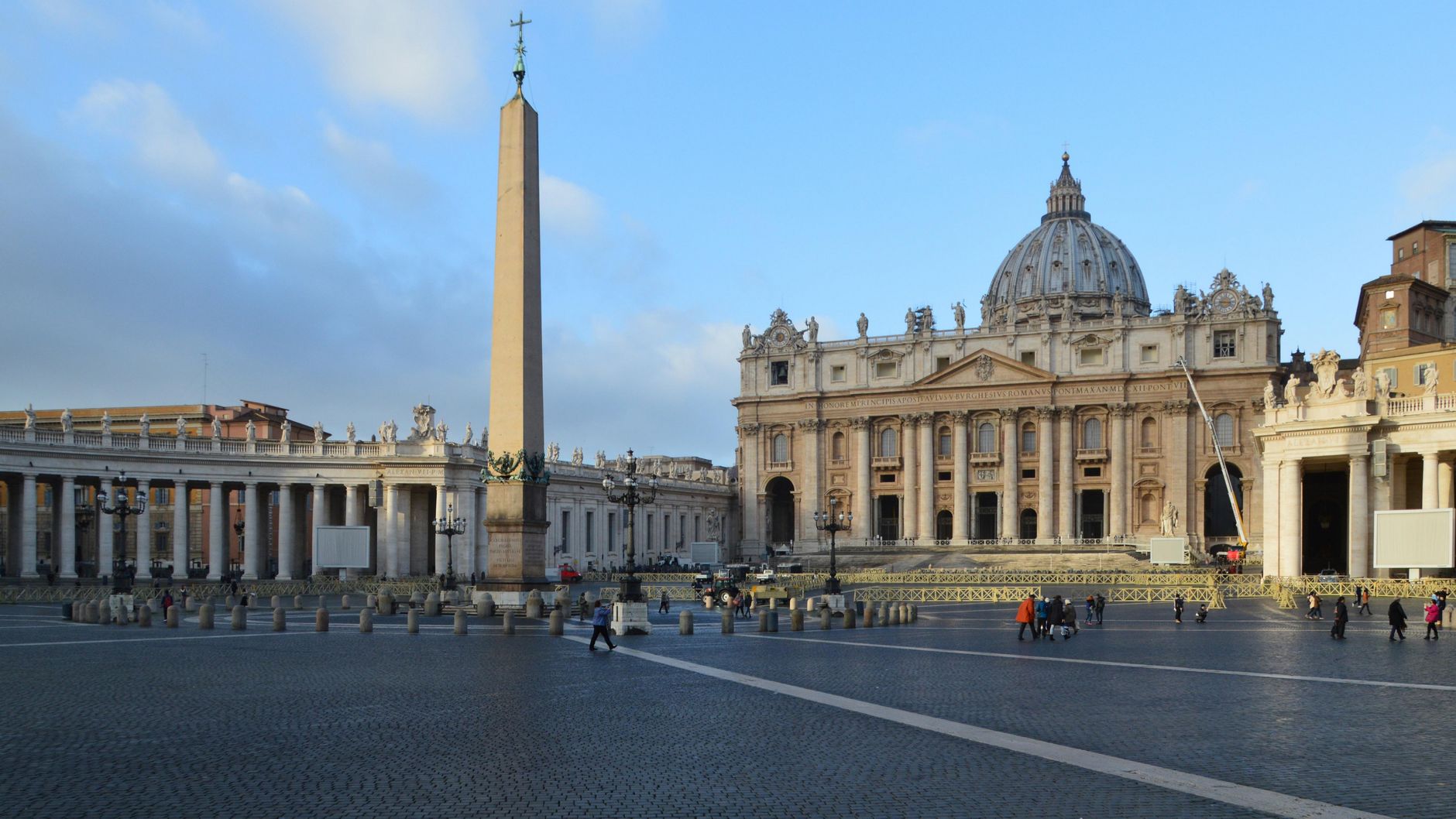 La place Saint-Pierre à Rome : la colonnade du Bernin et sa symbolique