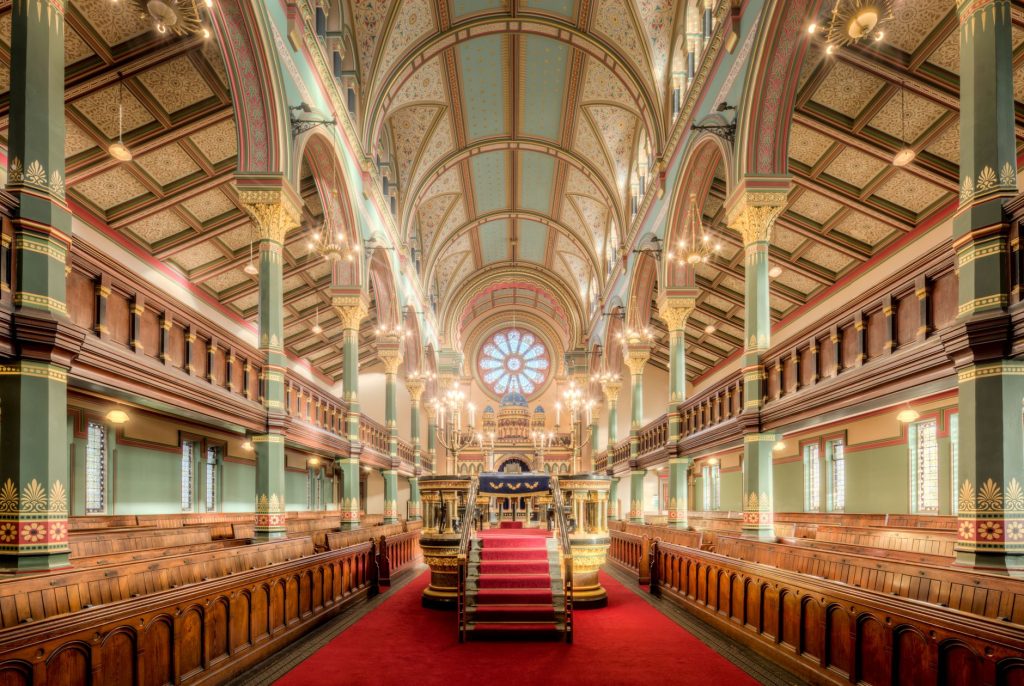Intérieur orné de la synagogue de Princes Road à Liverpool