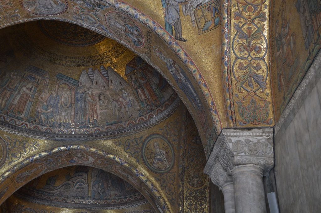 Mosaïques à fond d'or de la basilique Saint-Marc de Venise, où se déroule le cycle de Noé